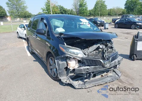 2018 Toyota Sienna Se 8 Passenger from USA, damaged, VIN 5TDXZ3DC1JS944849